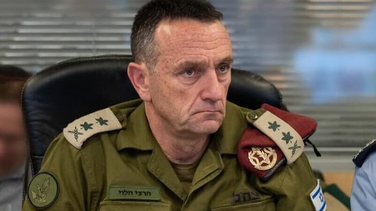 יכול וצריך להתגבר על העלבון שנגרם לו בערוץ 14 ולא להפוך אותו ל"הסתה". הרצי הלוי (צילום: דובר צה"ל) הרצי הלוי ותומר בר בבור במהלך התקיפה באיראן, הקריה שבתל אביב