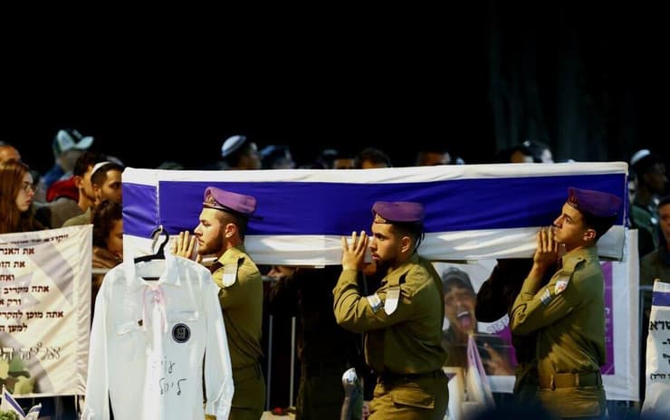 הלווייתו של מלאכי יהודה הררי ז"ל בבית העלמין בהר הרצל (צילום: אלכס קולומויסקי) הלווייתו של מלאכי יהודה הררי ז"ל בבית העלמין בהר הרצל