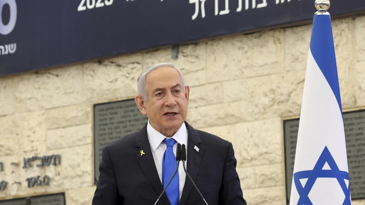 ראש הממשלה נתניהו בטקס (צילום: Gil Cohen-Magen/Pool Photo via AP) טקס הזיכרון הממלכתי לחללי חרבות ברזל
