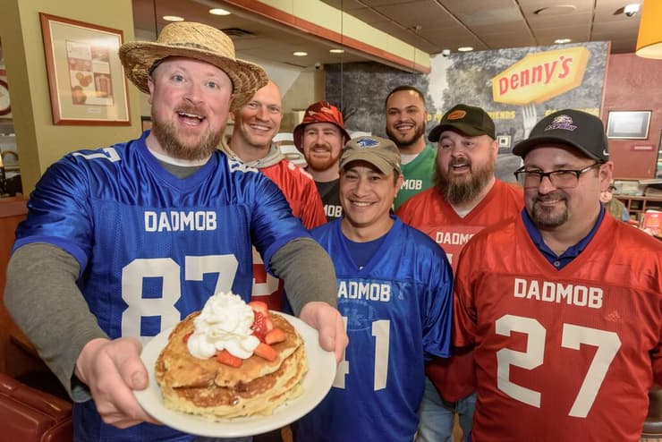 רשת המזון המהיר Denny's. סגרה 150 מסעדות (צילום: Brian Bohannon/AP Images for Denny's) רשת המזון המהיר Denny's