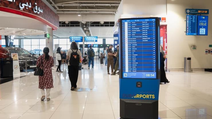 שדה התעופה בדובאי (צילום: Georgy Dzyura / Shutterstock) שדה התעופה בדובאי