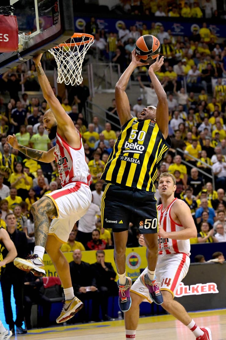 למכבי ת"א כל כך חסר שחקן מסוגו. בונזי קולסון (Yasin AKGUL / AFP) שחקן פנרבחצ'ה בונזי קולסון