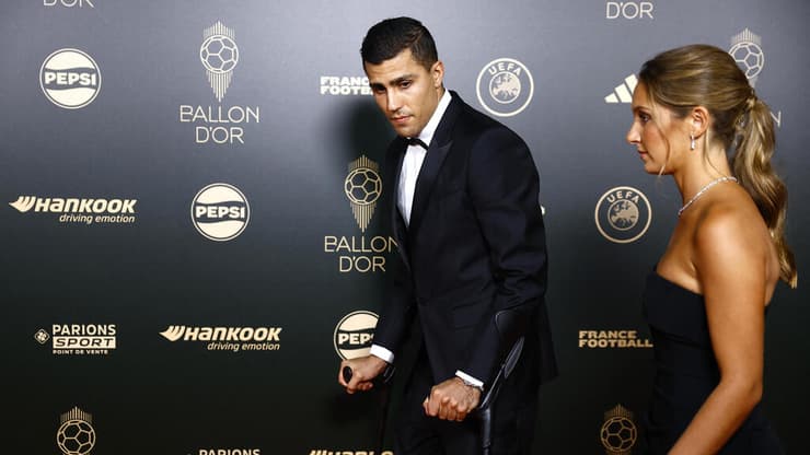 רודרי בכניסה לטקס כדור הזהב 