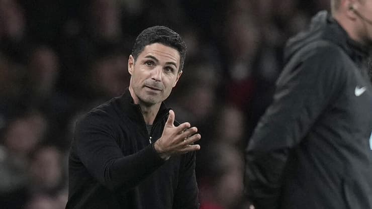 ארסנל הלכה אחורה בחצי השני. ארטטה (צילום: AP Photo/Alastair Grant) ליוואי רנדולף