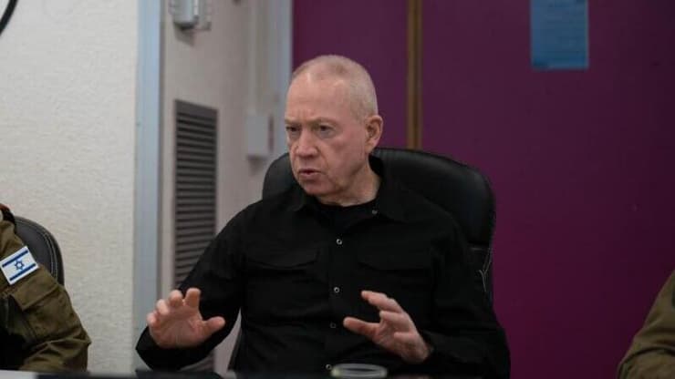 שר הביטחון יואב גלנט, קיים הבוקר הערכת מצב בפיקוד הצפון יחד עם מפקד הפיקוד האלוף אורי גורדין וקציני המטה בפיקוד