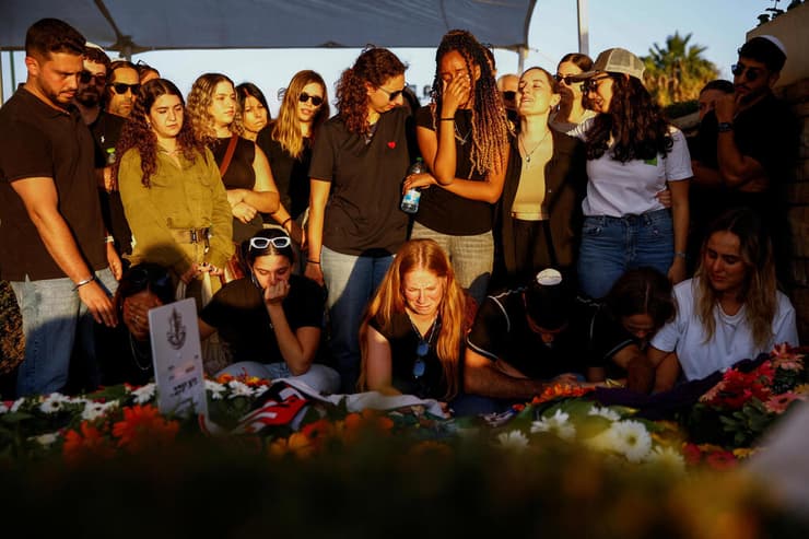 הלוויתו של רס"ן גיא יעקב נזרי ז"ל בחלקה הצבאית עתלית