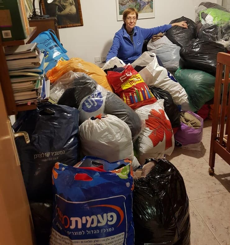 אוספים מעילים מהשכונה