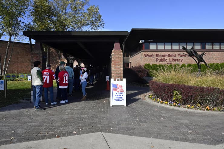 יהודים תומכי דונלד טראמפ מערב בלומפילד מישיגן ארה"ב בחירות