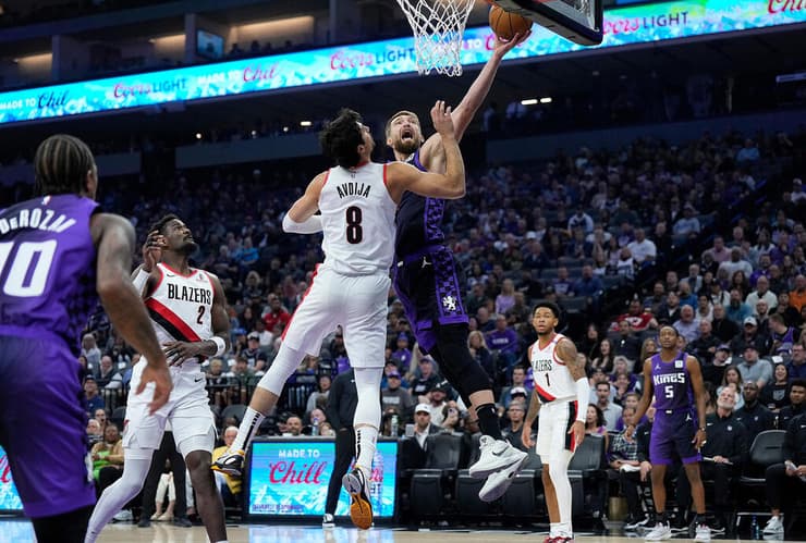 אבדיה לא מצליח לעצור את סאבוניס