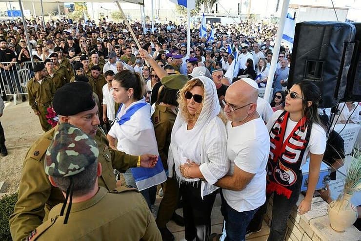 הלוויתו של רס"ן גיא יעקב נזרי ז"ל בחלקה הצבאית עתלית