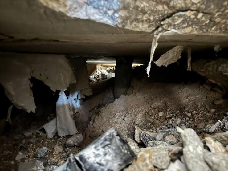 כך נראה החלל התת-קרקעי מתחת לתאים איתור טלפון סלולרי שהחביאו אסירים ביטחוניים בכלא גנות