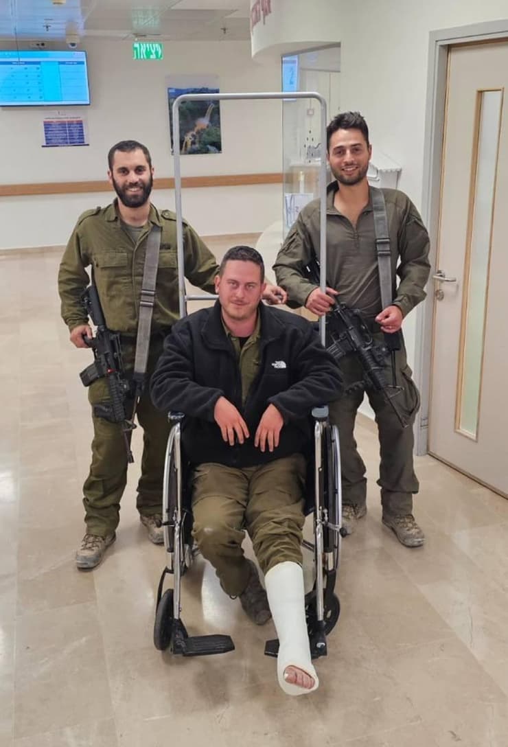 ניצן שפירא לאחר הפציעה, בבית החולים זיו