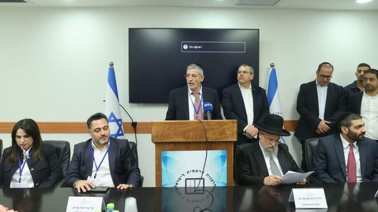 ההכרזה על הרב המנצח בבחירות לרב הראשי האשכנזי, הרב קלמן בר