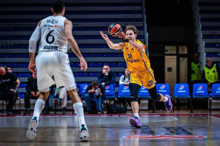 יוקובאיטיס