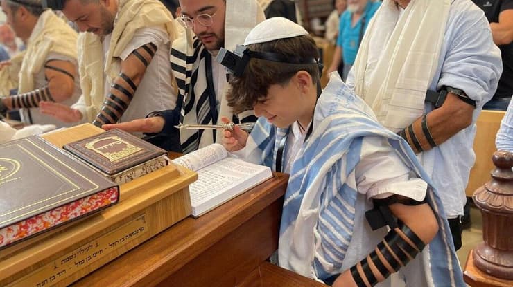 ארז קלדרון עולה לתורה
