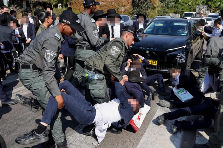 יום גיוס חרדים בתל השומר - מחאת חרדים כנגד הגיוס