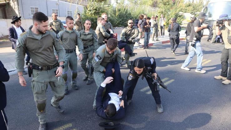 יום גיוס חרדים בתל השומר - מחאת חרדים כנגד הגיוס