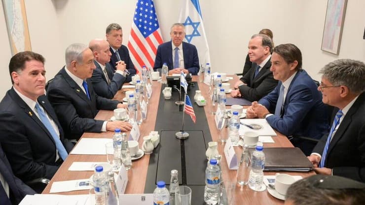 ראש הממשלה בנימין נתניהו נפגש היום (ה') בירושלים עם השליח המיוחד של נשיא ארצות-הברית, עמוס הוכשטיין