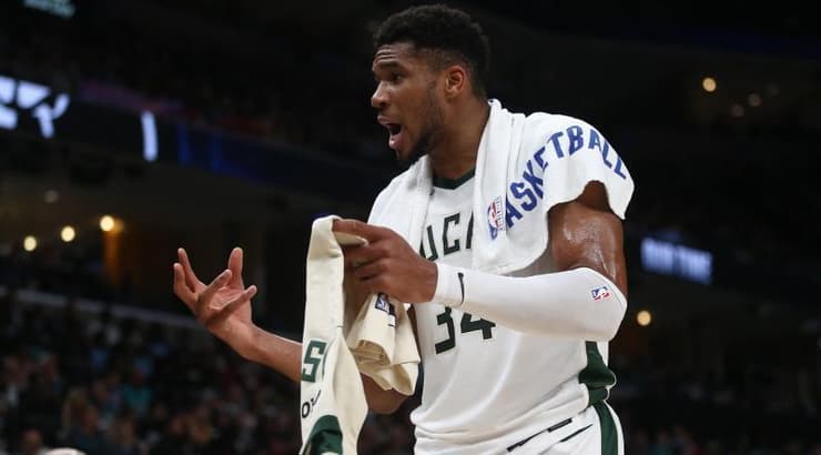 יאניס אנטטוקומפו מתוסכל