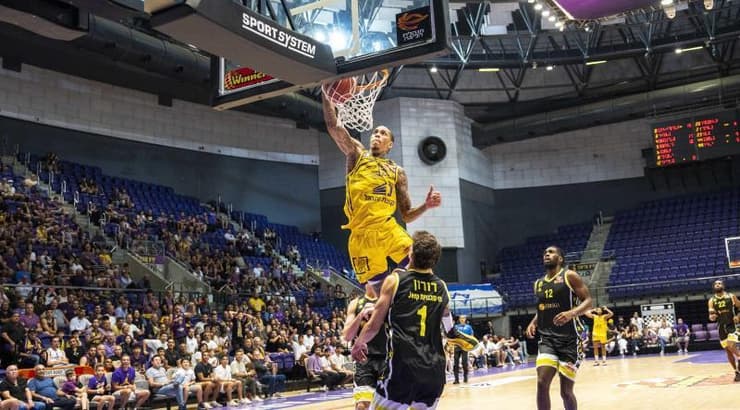 מייקל קייזר (רועי כפיר) מייקל קייזר