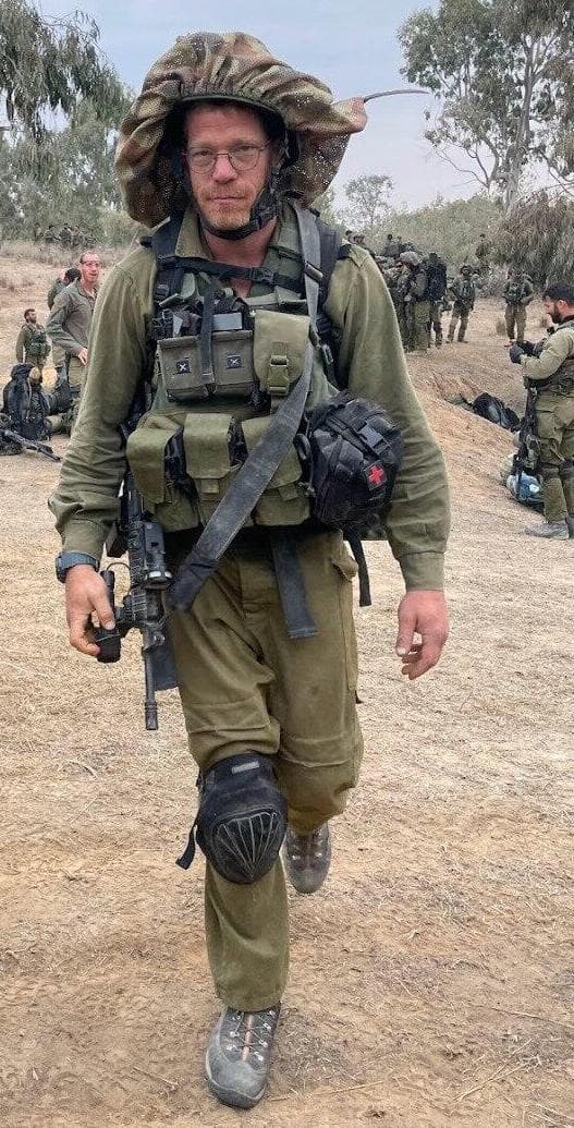 ד"ר לירן גלעדי רופא משפחה ולוחם