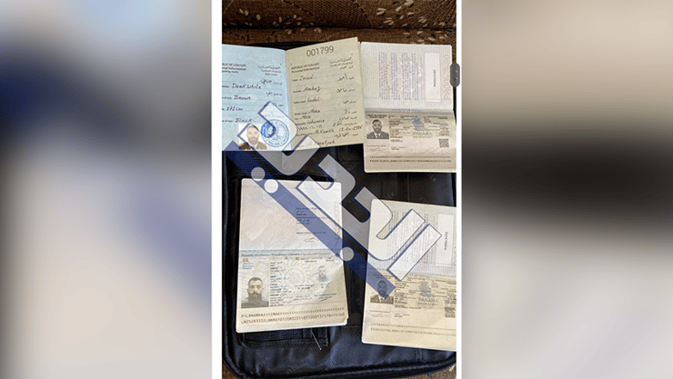 סימים ודרכונים שדווח כי נתפסו בדירה של פעיל חיזבאללה עמאד אמהז שנלכד בבתרון שבצפון לבנון