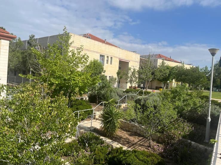 מבט על הפנימייה