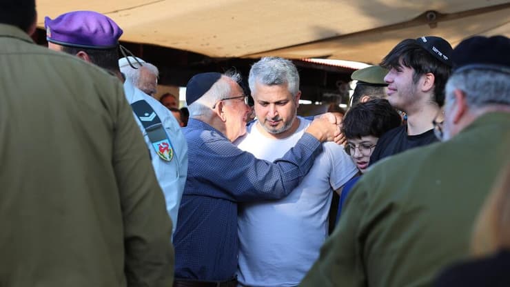 הלוויתו של סמ"ר איתי פאריזאט ז"ל בבית העלמין בפתח תקווה