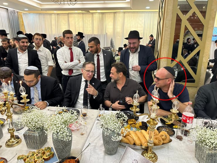 אלי פלדשטיין החשוד בהדלפת מסמכים