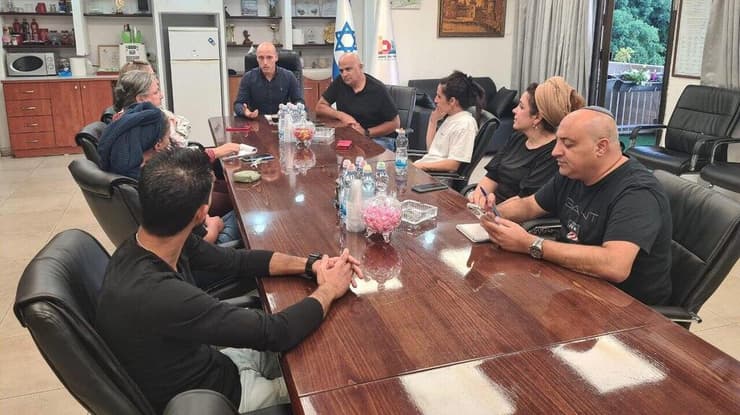 הערכת מצב בעיריית עכו. רוב התלמידים עיר לא חזרו לבתי הספר (צילום: דוברות עיריית עכו) הערכת מצב בעיריית עכו