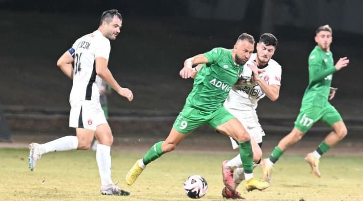 חוליו סזאר מול זיו מורגן וגוראן אנטוניץ' (ראובן שוורץ) חוליו סזאר מול זיו מורגן וגוראן אנטוניץ'