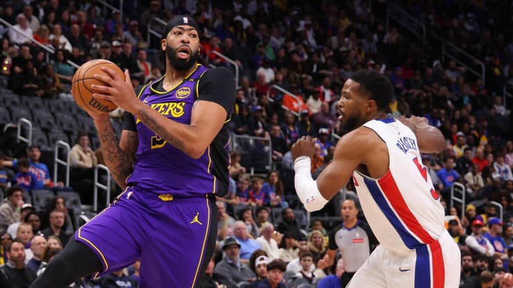 שחקן לוס אנג'לס לייקרס אנתוני דייויס