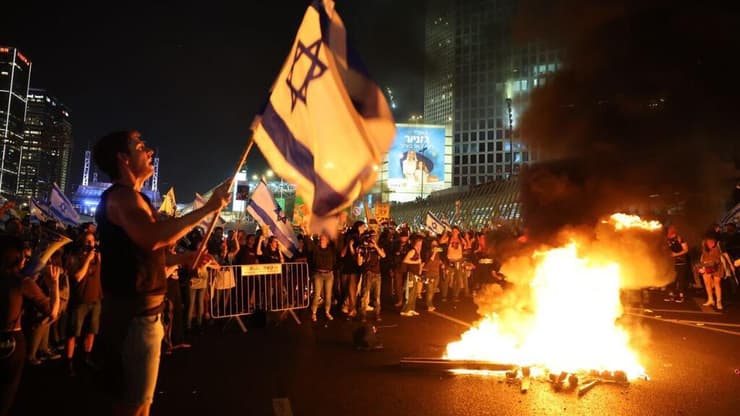  מחאה נגד פיטורי שר הביטחון יואב גלנט בצומת קפלן