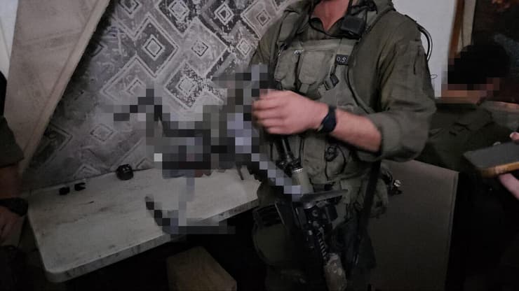 "הרגנו כבר עשרות מחבלים ב'כדור-ברזל' - רחפן שמטיל רימוני רסס" (צילום: יואב זיתון) יואב זיתון במרחב ג'באליה