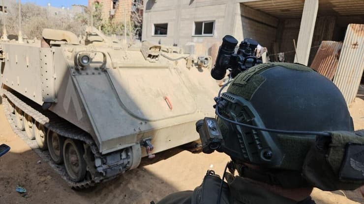 "נגמ"שים ישנים הוסבו למגוון ייעודים באופן אוטונומי - ללא חיילים" (צילום: יואב זיתון) יואב זיתון במרחב ג'באליה