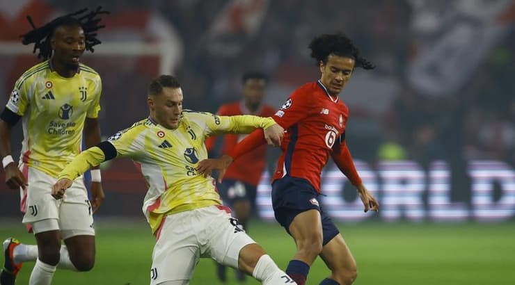 טון קופמיינרס מול איוב בועדי