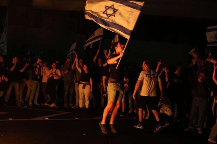  מחאה נגד פיטורי שר הביטחון יואב גלנט בצומת קפלן