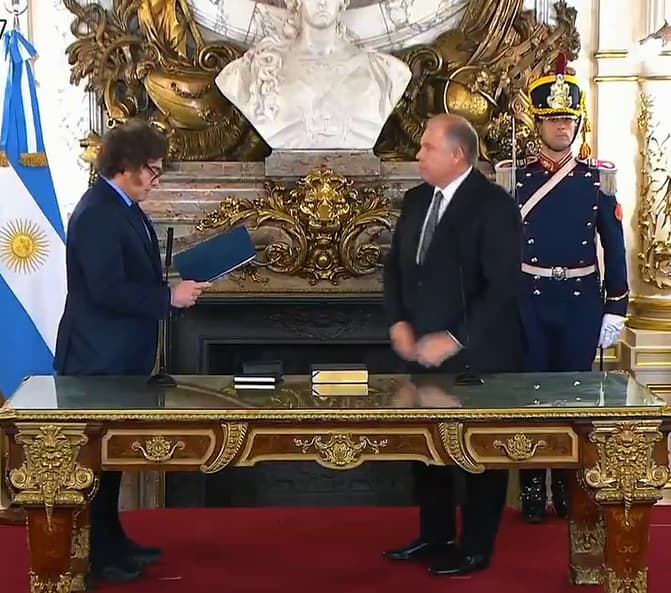 השבעה על התורה. הנשיא מיליי ושר החוץ החדש