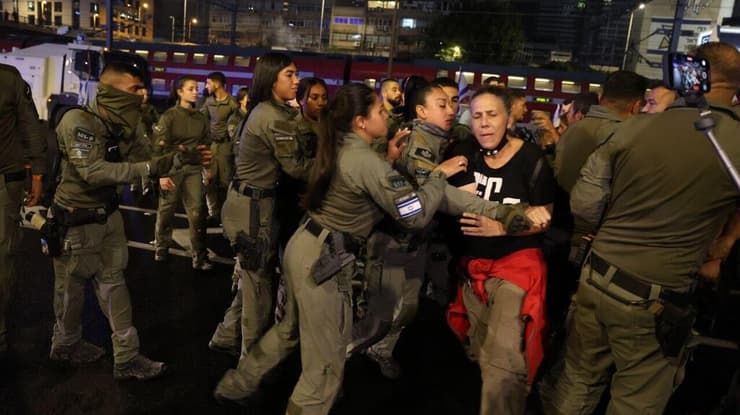 מחאות נגד פיטורי גלנט בתל אביב