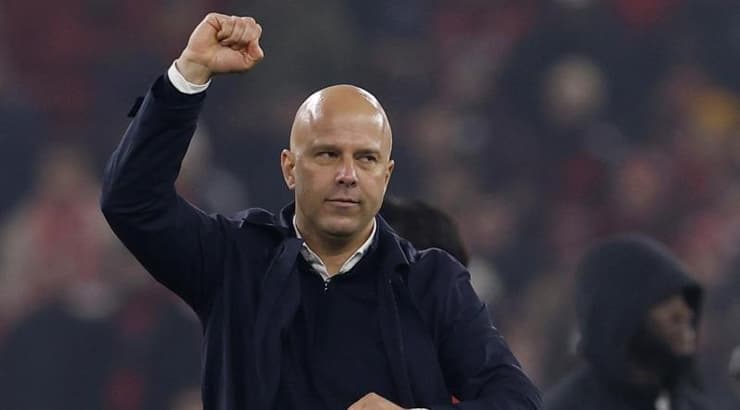 ארנה סלוט חוגג עוד ניצחון