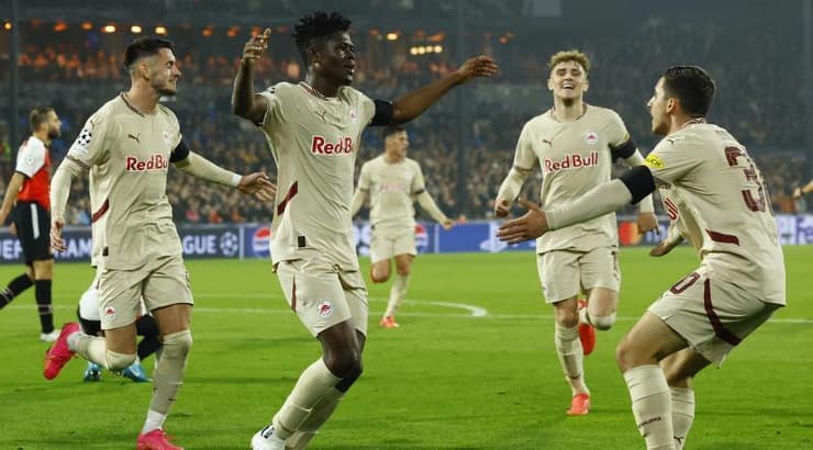 אוסקר גלוך וקארים קונאטה חוגגים (רויטרס) אוסקר גלוך וקארים קונאטה חוגגים