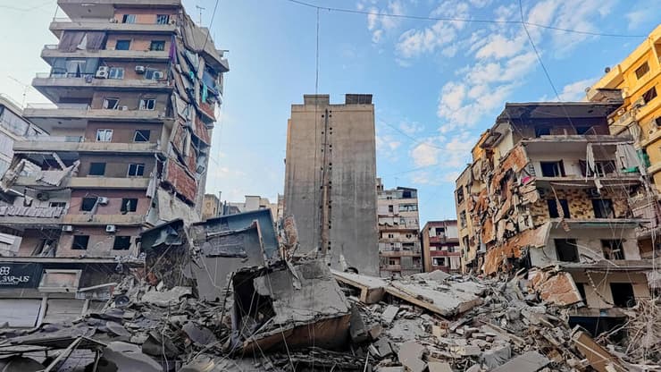 נזקי התקיפות בביירות (צילום: REUTERS/Mohammed Yassin) הנזק בביירות