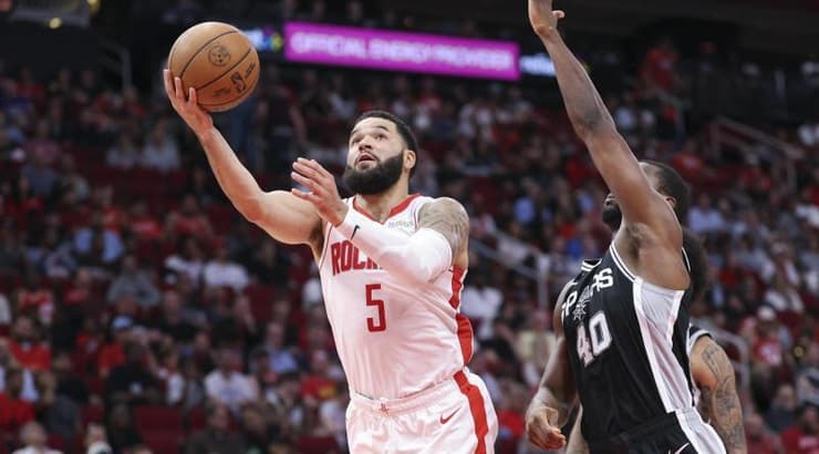 ואנווליט בדרך לעוד שתי נקודות מול סן אנטוניו