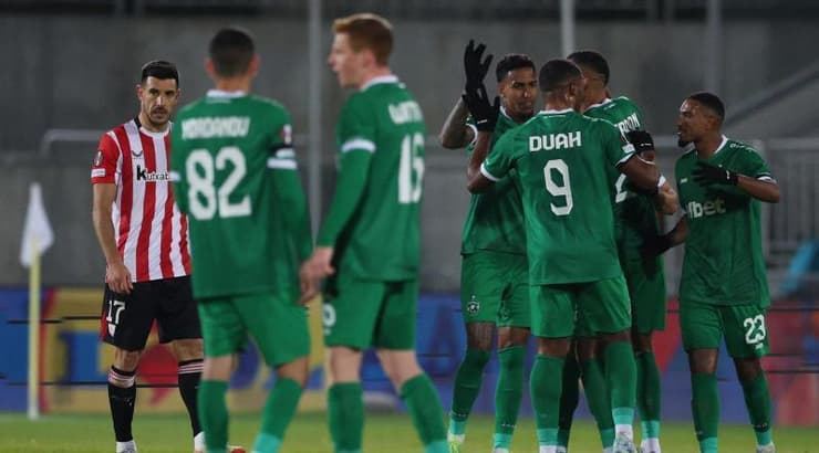 שחקני לודוגורץ חוגגים