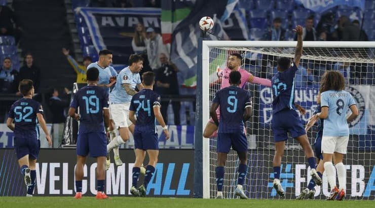 השער של אלסיו רומאניולי