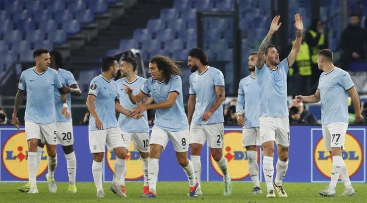 שחקני לאציו חוגגים