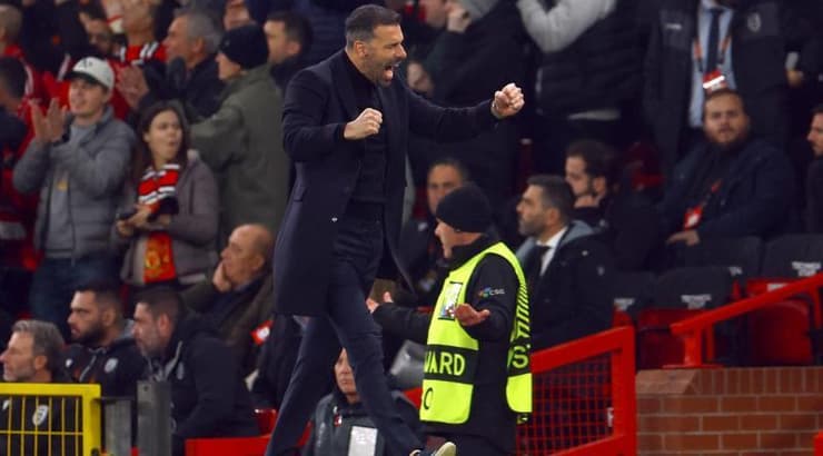 רוד ואן ניסטלרוי מאושר