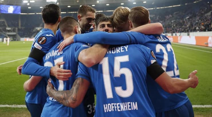 שחקני הופנהיים חוגגים