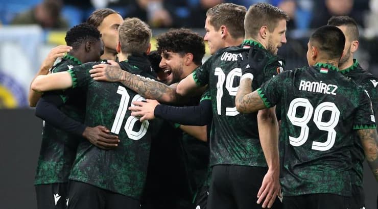 שחקני פרנצווארוש חוגגים את השער של זכריאסן