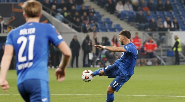 אומוט טומוצ'ו כובש את שער השוויון הדרמטי